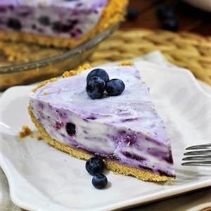 Best Summer Pie Recipes - Blueberry Cream Pie Recipe by The Kitchen is My Playground