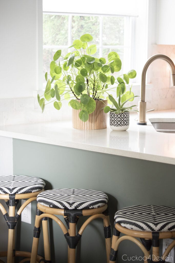 DIY Pole Wrap Ideas - Pole Wrap Planter by Cuckoo4Design