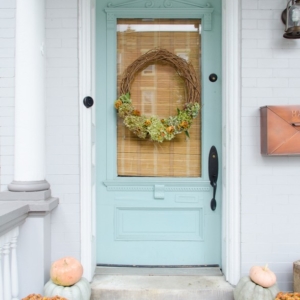 Gorgeous Fall Wreath Ideas - How to Make a Dried Hydrangea Wreath by Home Stories A to Z
