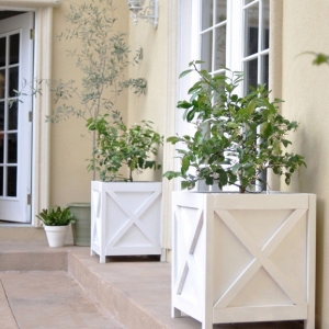 How to Build a Wooden Planter - DIY Criss Cross Outdoor Planter by Centsational Style